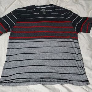 Short sleeve v-neck t-shirt
